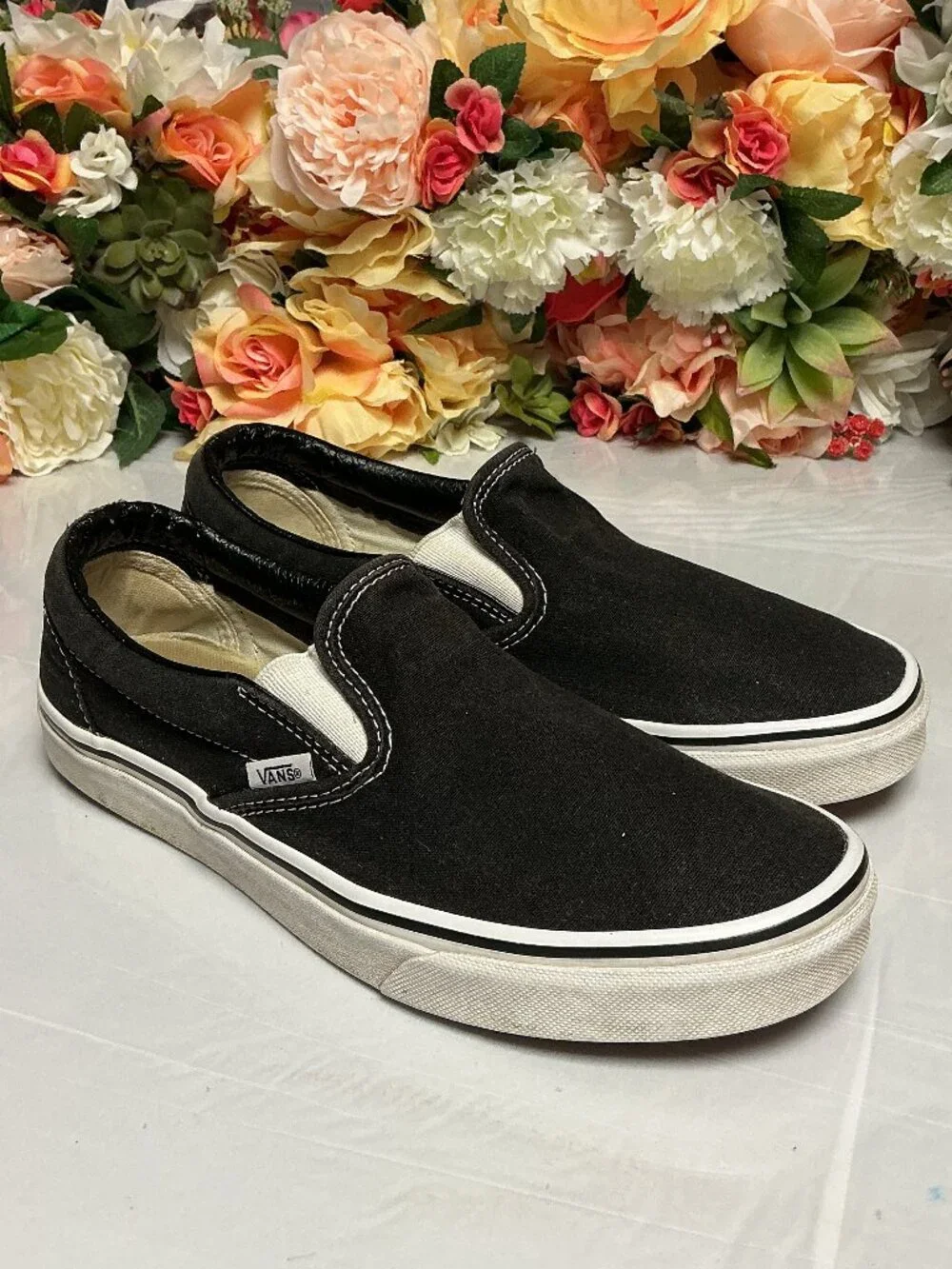 Vans Black Slip-On Sneakers Women’s 9 Men’s 7.5